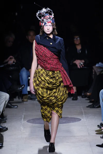 Look 28